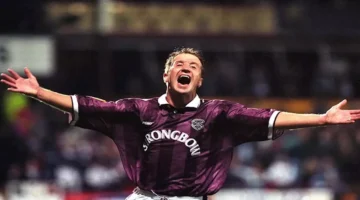 وداع النجم.. بيكاسو كرة القدم من الدوري الإنجليزي يغادر الحياة 2025